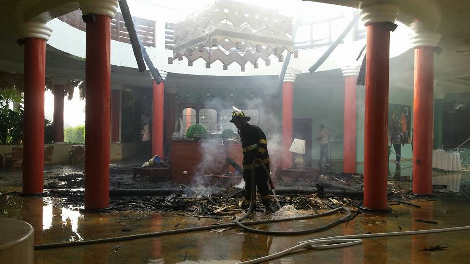 Hombre resulta con quemadura incendio hotel Iberostar