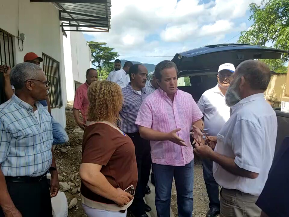 Paliza entrega donativo de medicamentos e insumos al hospital municipal de El Mamey