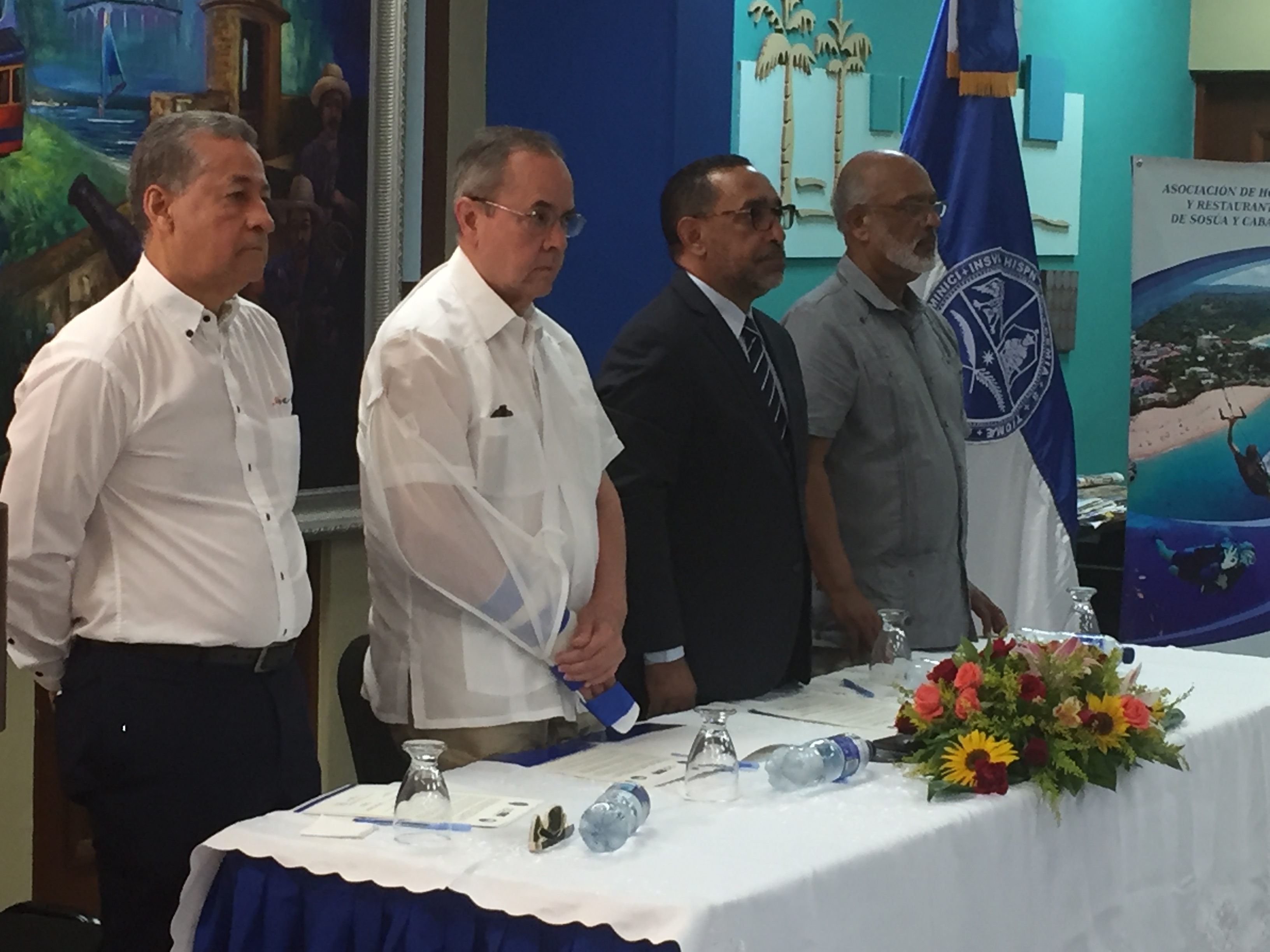 Humberto Pichardo dice hace falta personal capacitado.