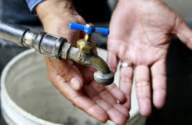 Moradores de la parte sur reclaman suministro de agua potable