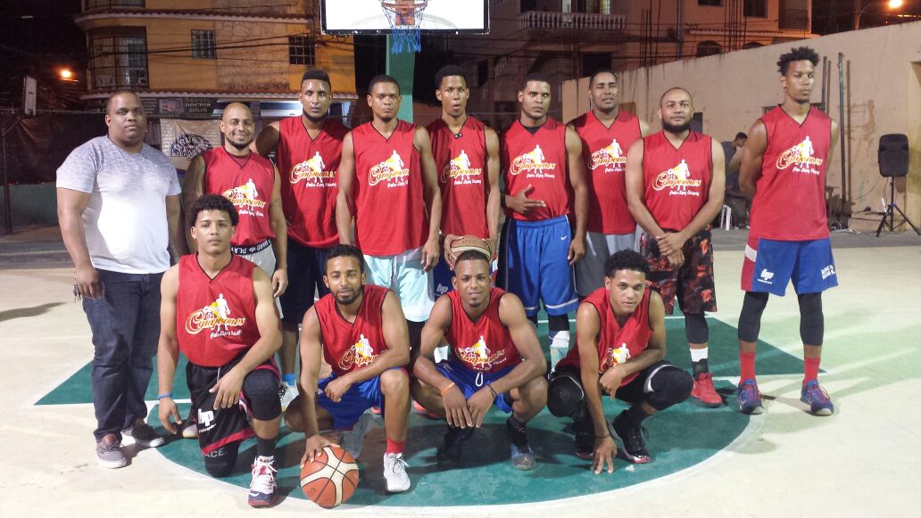 González da triunfo a los Halcones de Padre Granero en la Copa de Campeones