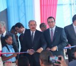 Danilo Medina Inaugura escuela básica en Montellano.