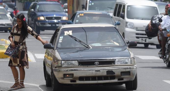 Dirigente choferil rechaza aumentar pasajes