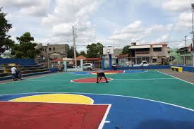 Charcos Damajagua entrega recursos para la construcción de dos canchas