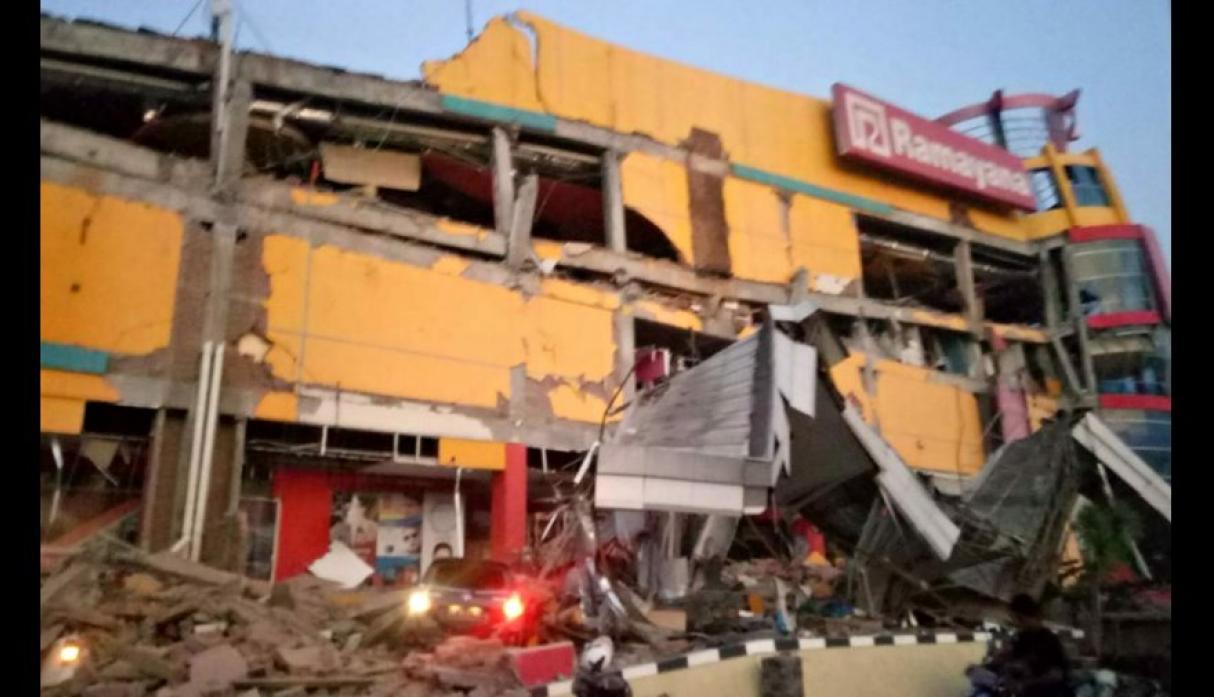 Sube a 832 números de muertos terremoto de Indonesia