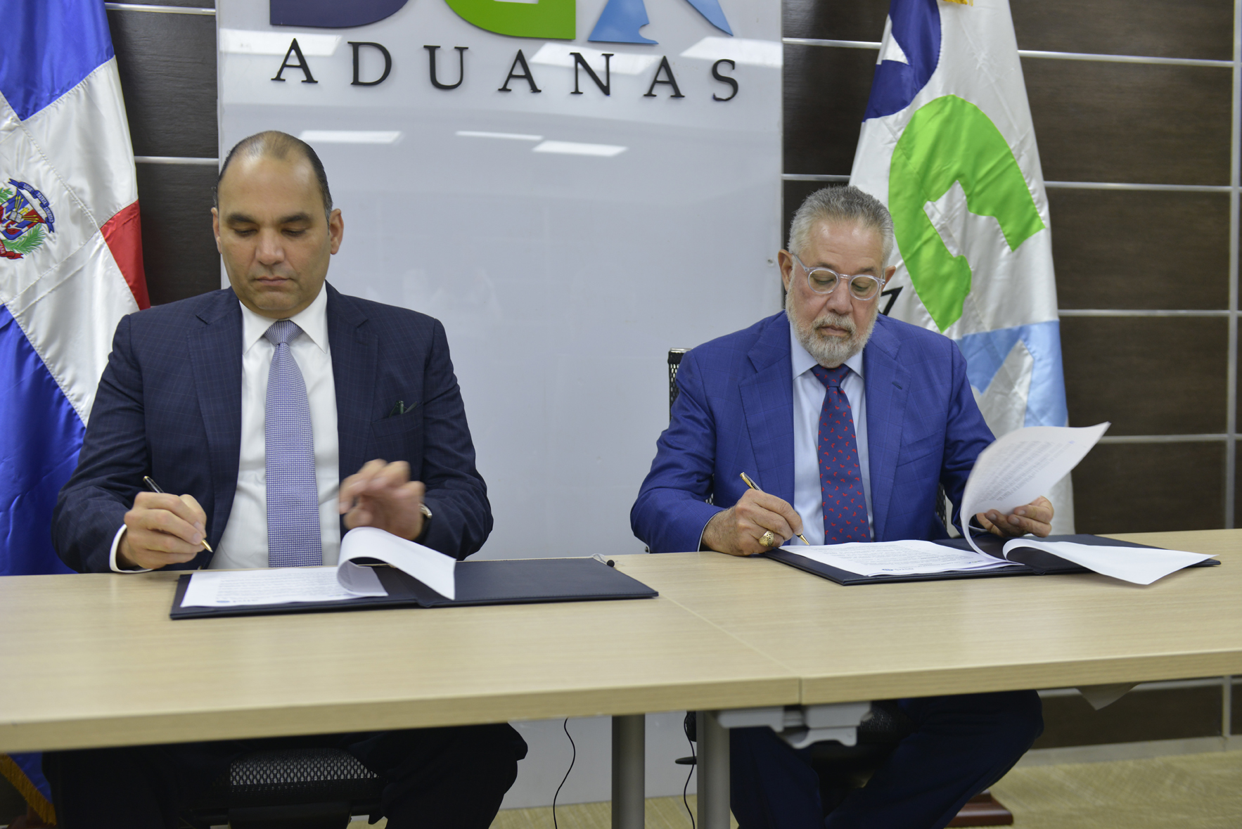 Aduana e industriales renuevan acuerdo de colaboración