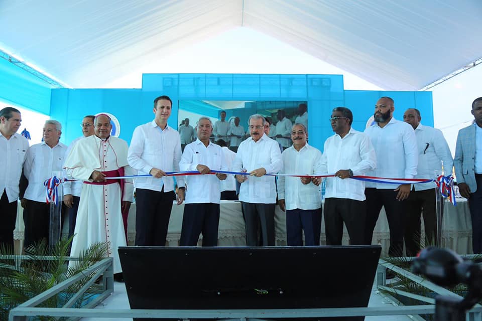 Danilo Medina deja inaugurado planta de pre tratamiento de aguas residuales.