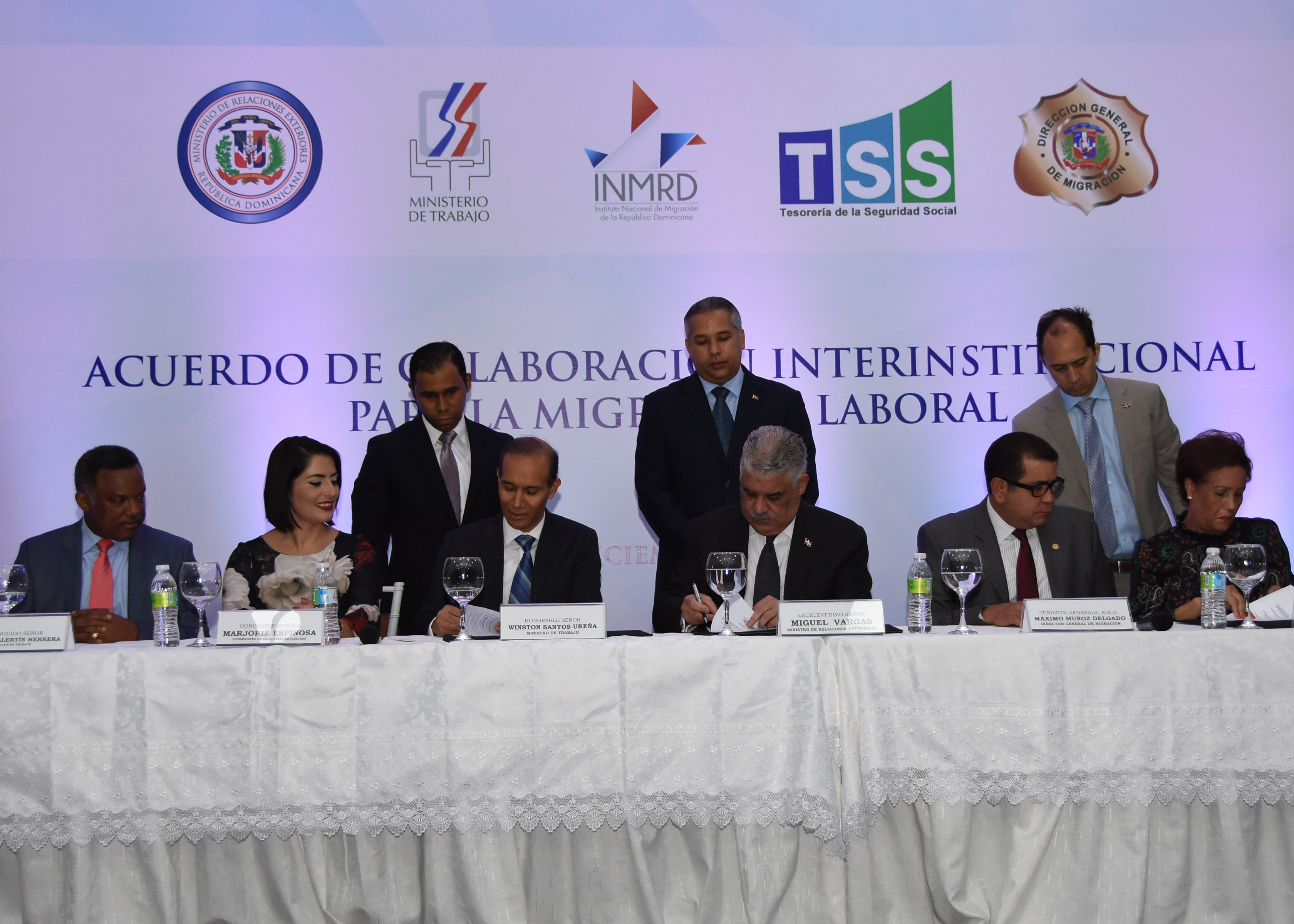 Ministerio de Trabajo firma acuerdo con otras instituciones