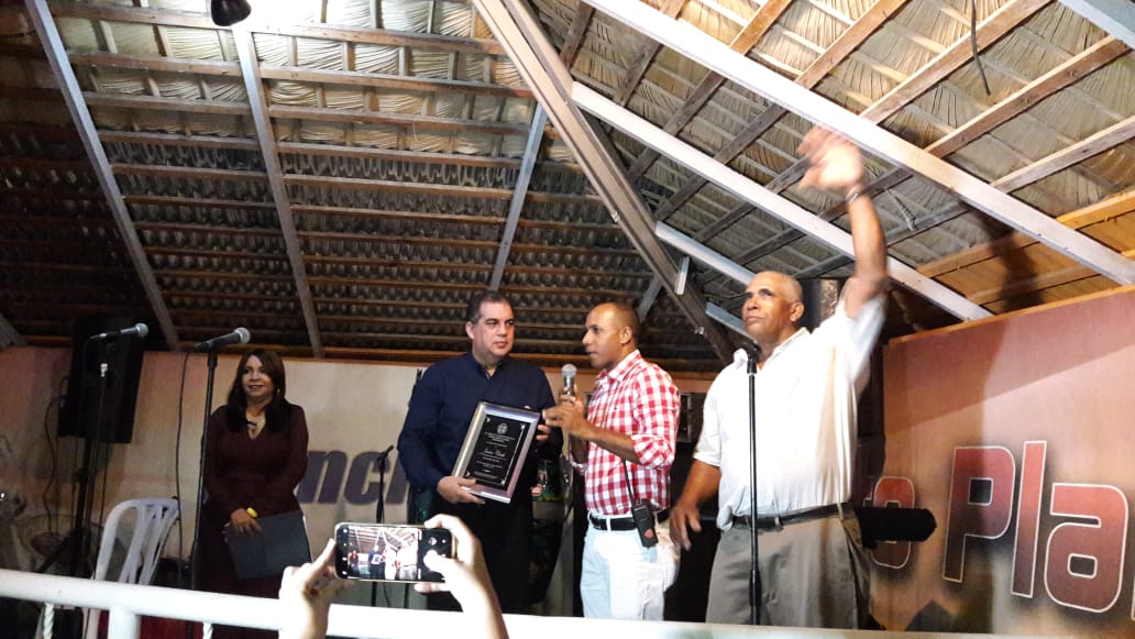 Javier Clark agasaja motoconchistas