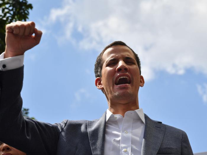 Comunidad internacional apoya a Guaidó presidente encargado de Venezuela