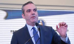 Luis Abinader llama a aprobar ley electoral