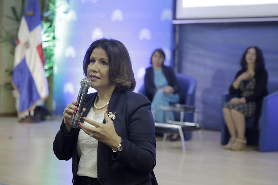 Margarita Cedeño sostiene violencia contra la mujer debe ser tema de alta prioridad