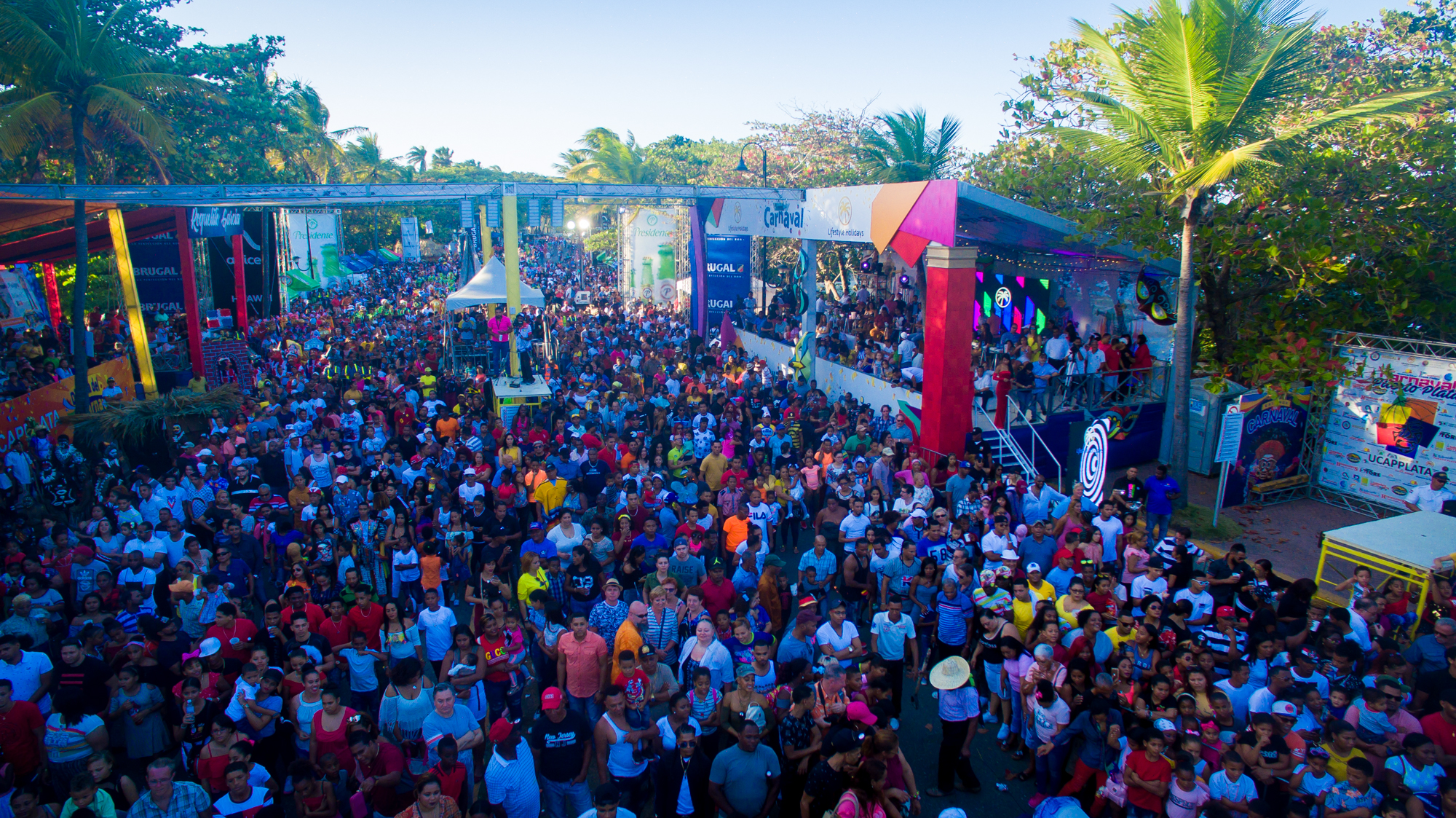 Carnaval de Puerto Plata continua por todos lo alto