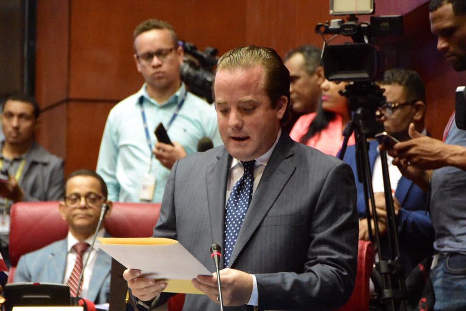 Paliza presenta proyecto de resolución a favor de evaluar situación oceanográfica de la popular playa de Sosúa