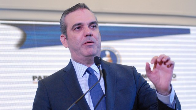 Abinader afirma una mafia libera presos para asaltar