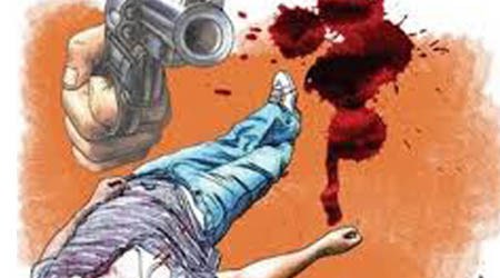 Hombre mata otro de un balazo en un centro médico.