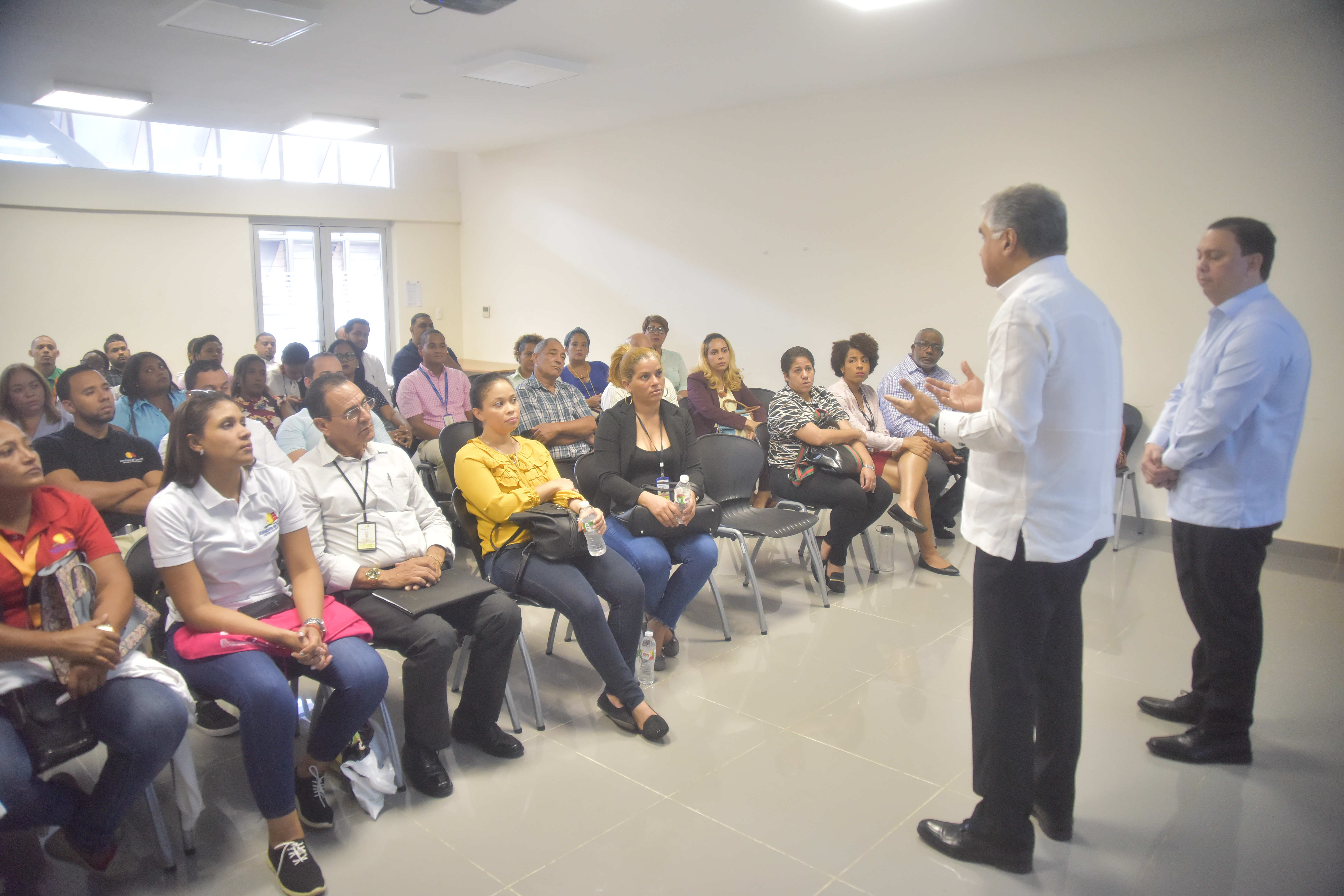 Capacitarán inspectores del MITUR para optar por certificación internacional “Servsafe”