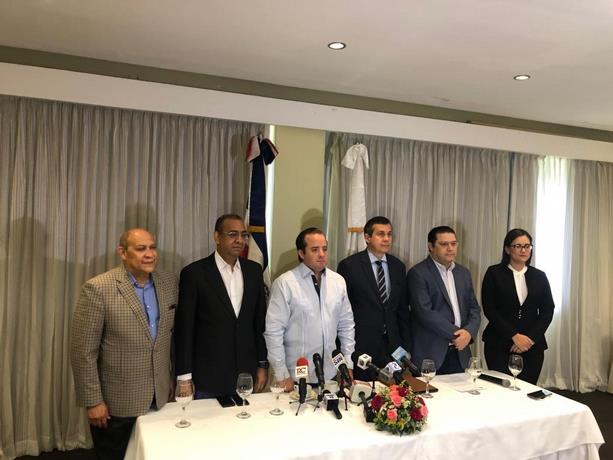 PRM emplaza a 25 funcionarios del PLD a renunciar o tomar licencia