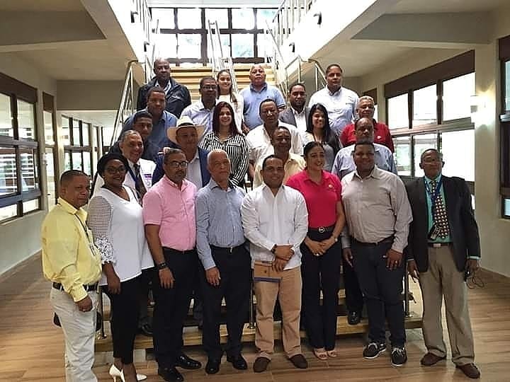 Adompretur y Ministerio de Turismo realizan encuentro.