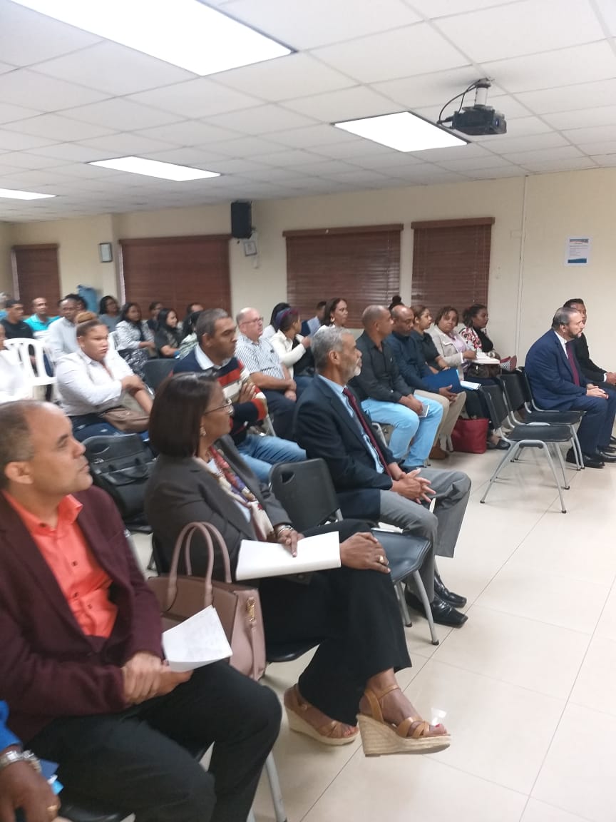 Realizan conferencia de cómo implementar un sistema de control de calidad en auditorias públicas