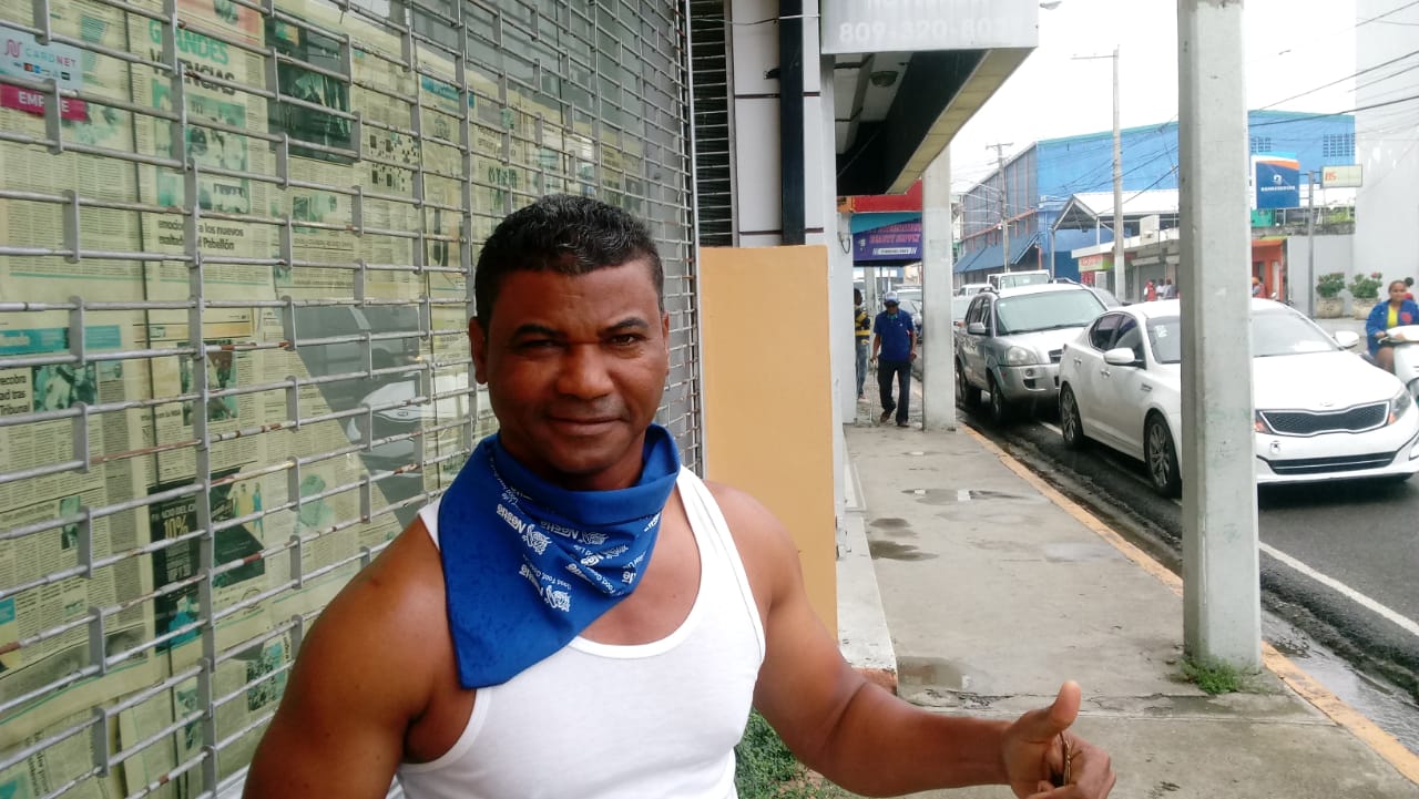 Denuncian artesanos van camino a la quiebra.