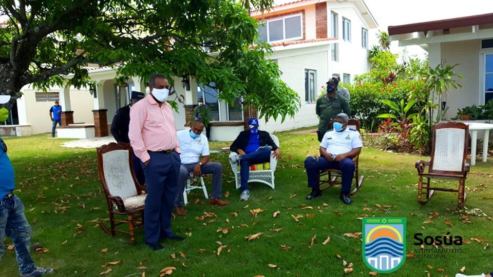 Ayuntamiento de Sosúa apoya iniciativa restaurar corales.