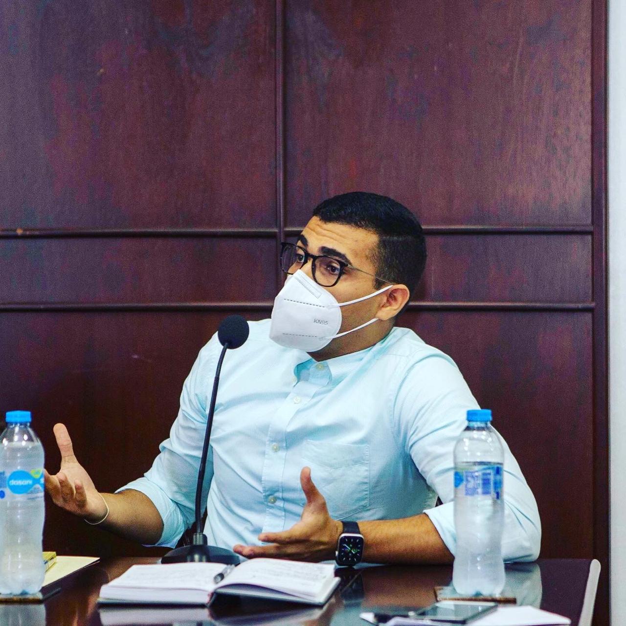 Romersón Cid somete propuesta señalización carril deportivo malecón de Puerto Plata.