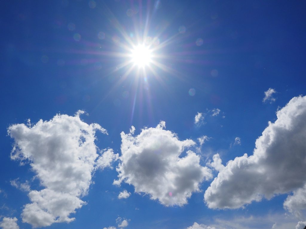 Onamet pronostica nubes dispersas y pocas lluvias en la mañana