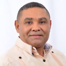 Ricardo Lantigua preocupado paralización de obras en Puerto Plata.