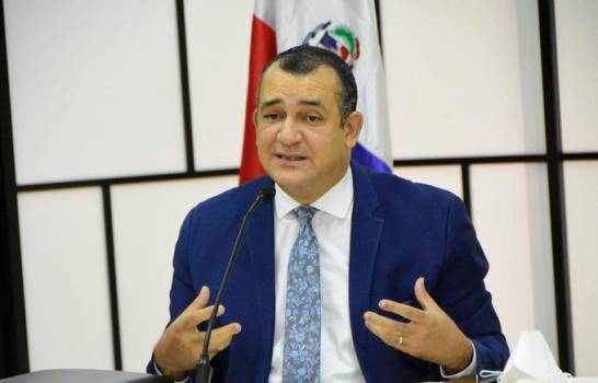 Senado escoge a Román Jáquez para la JCE