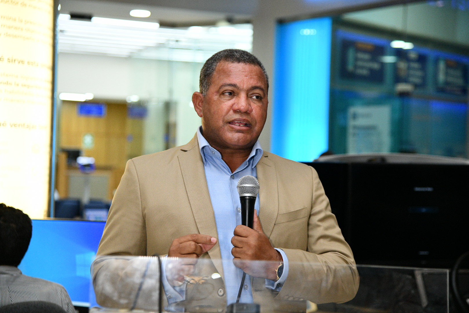 INTRANT instala simuladores de conducción en los centros comerciales Blue Mall y Ágora Mall