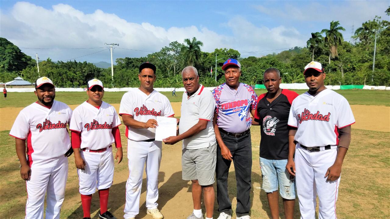 Juan Medina hace aporte a deportistas de Quebrada Honda, Altamira