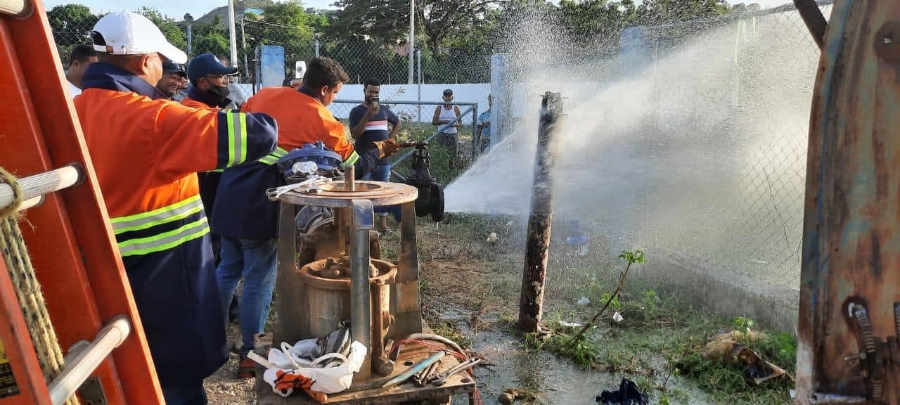 Coraapplata realiza jornada de limpieza en pozos en toda la provincia.