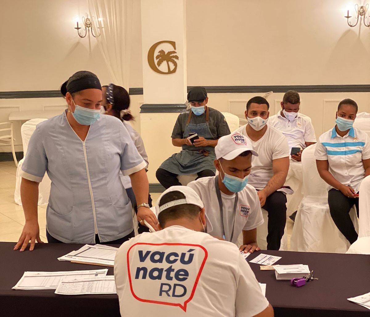 Grupo Lifestyle inicia aplicación tercera dosis contra covid a colaboradores