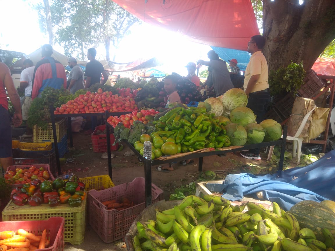 Vendedores del mercado dicen: hay productos, pero las ventas están flojas