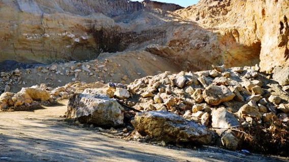 Denuncian extracción de materiales en La Colorada afecta comunidad