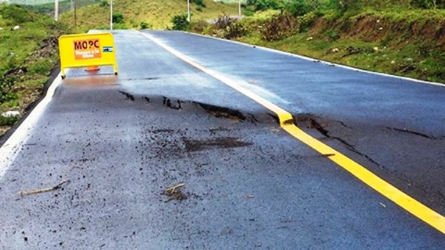 Conductores demandan mejora carretera Guananico Imbert