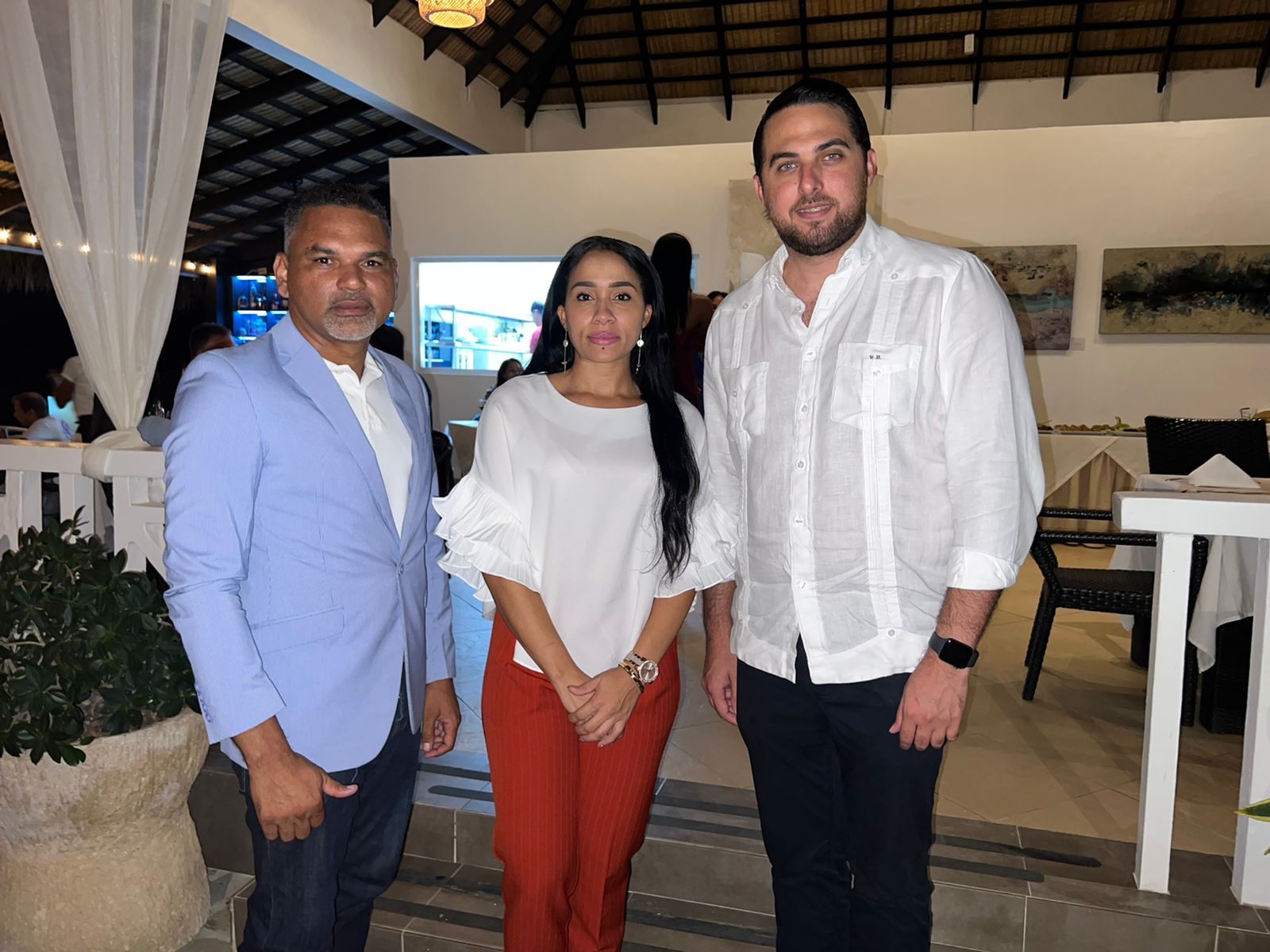 Sunset Grill Restaurant at Velero reabre sus puertas al público