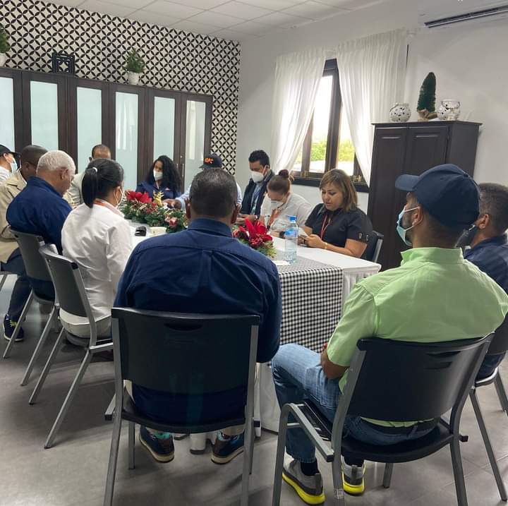 Autoridades de Puerto Pla dan seguimiento programa de asfaltado