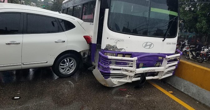 Traslada hombre a un centro de salud tras producirse accidente Avenida Tavare Justo