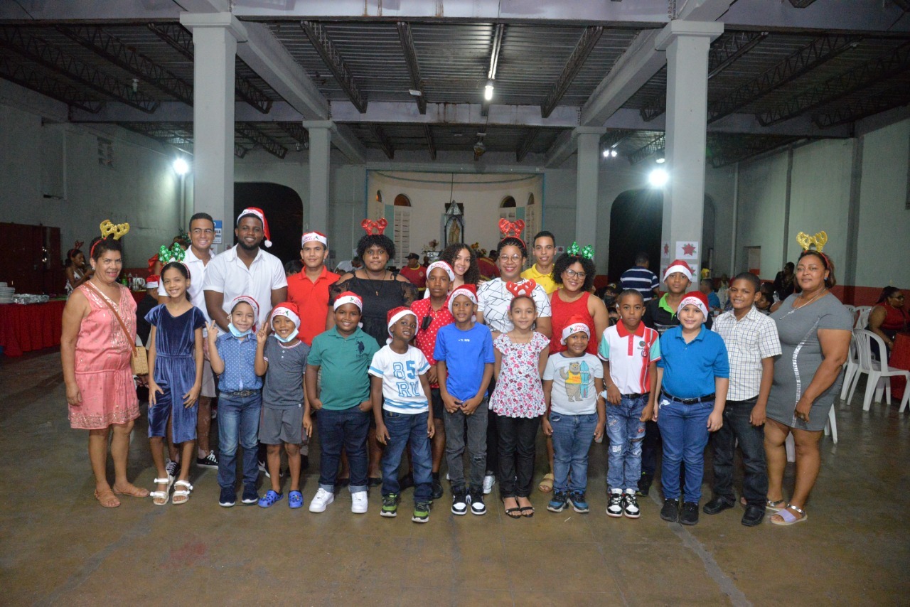 Bomberos de Puerto Plata realizan agasajo navideño