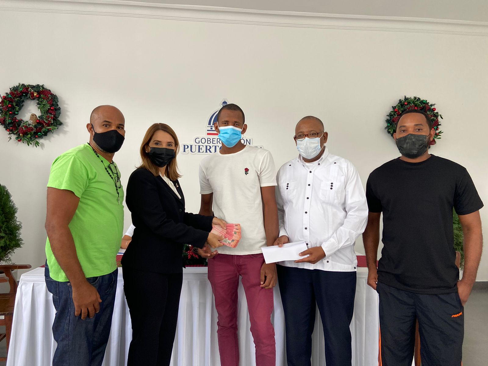 Ministerio Deportes paga en Puerto Plata los ganadores de la primera fase del Festival Navideño 2021