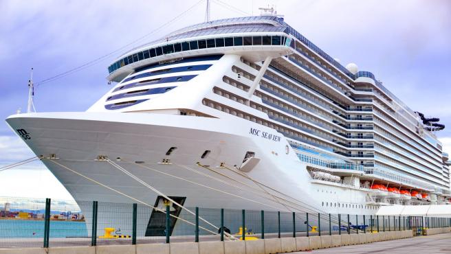 Autoridades realizaron pruebas aleatoria pasajeros del crucero MSC Seaview