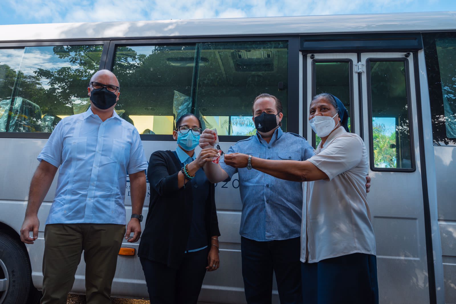 Paliza visita Hogar Escuela Luisa Ortea en Puerto Plata
