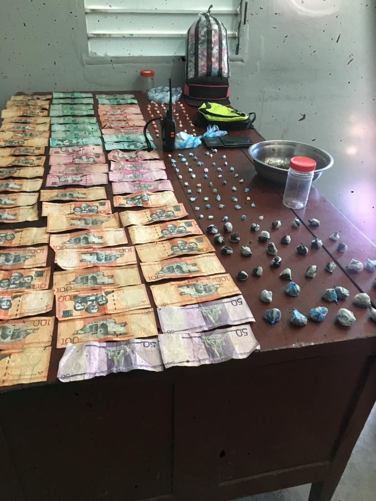 PN ocupa 190 porciones de presuntas drogas en San José de Ocoa