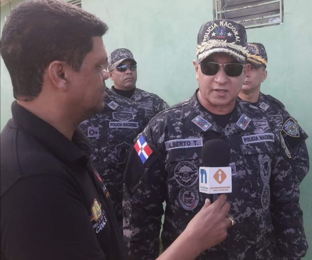 Director Policía supervisa operativo Semana Santa zona costera