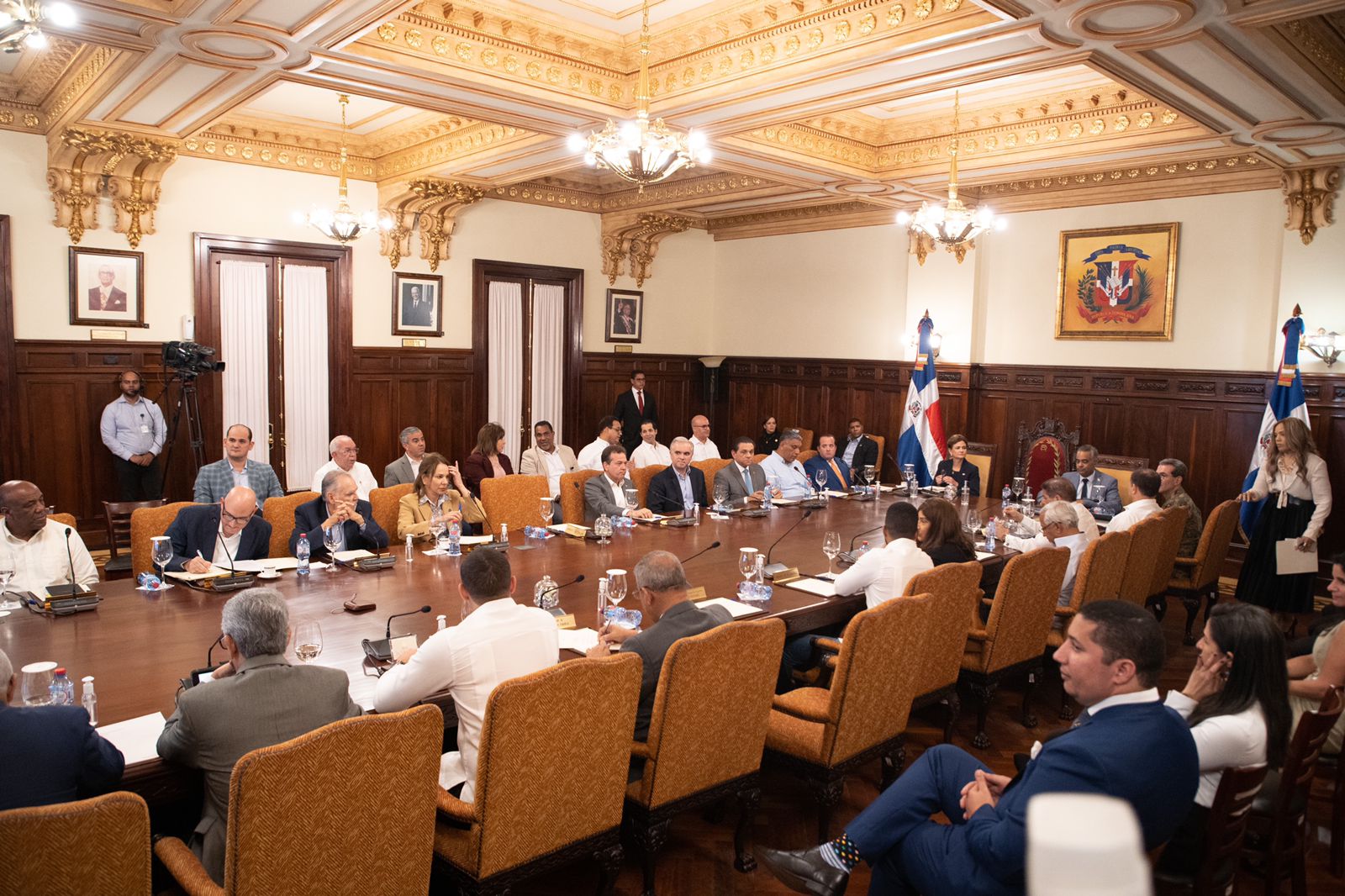 Vicepresidenta Raquel Peña encabeza Consejo de Ministros