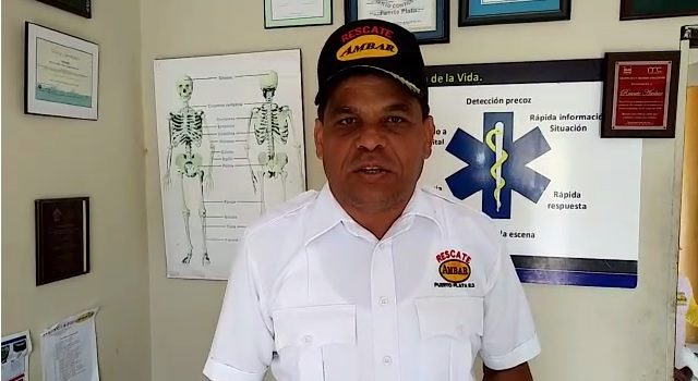 Hombre sufre laceraciones tras deslizamiento en motocicleta