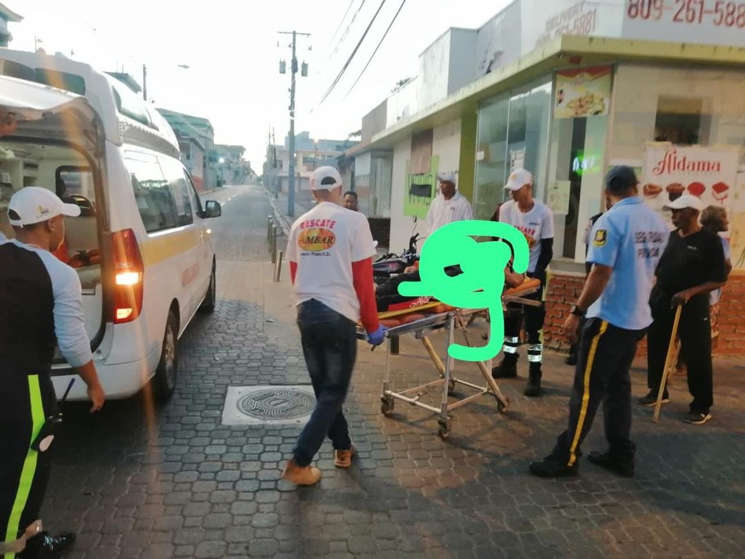 Accidente deja una persona con laceraciones centro de Puerto Plata