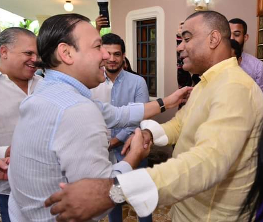 Danilo Medina y Abel Martínez visitaron residencia de Jesús Rafael Cabrera